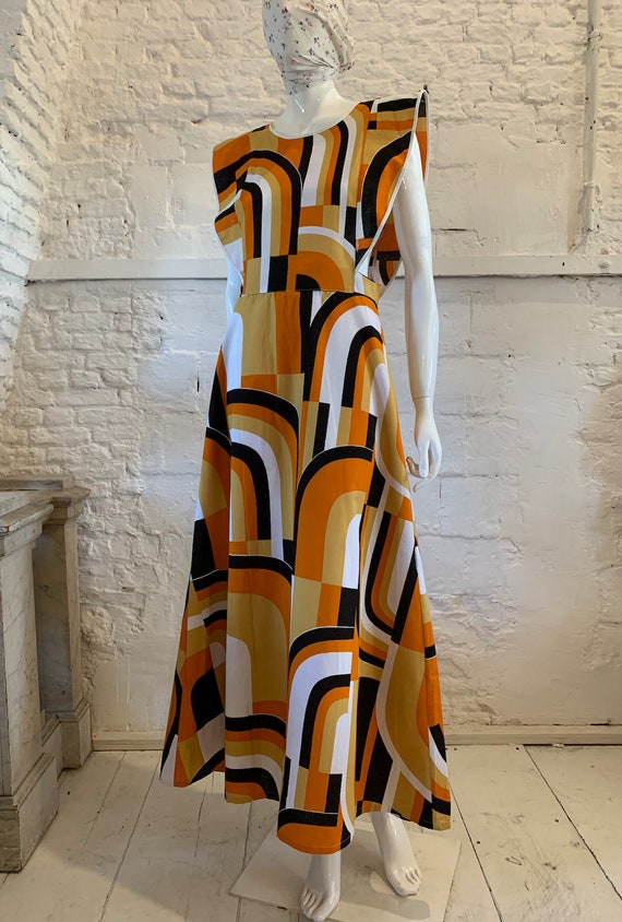 Vintage 1970s Apron prairie dress. op-art , panton