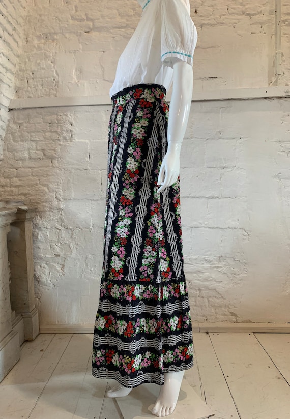 Vintage 1970s floral Maxi skirt Seersucker cotton