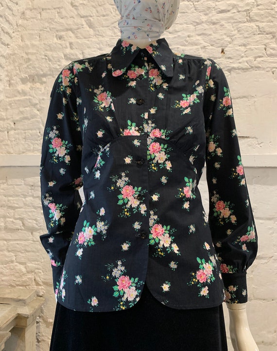 Vintage 1970s cotton floral prairie ,beagle collar