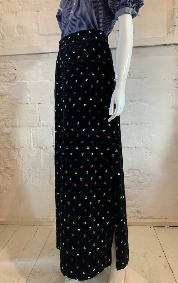 Stunning vintage black velvet embroidered floral m