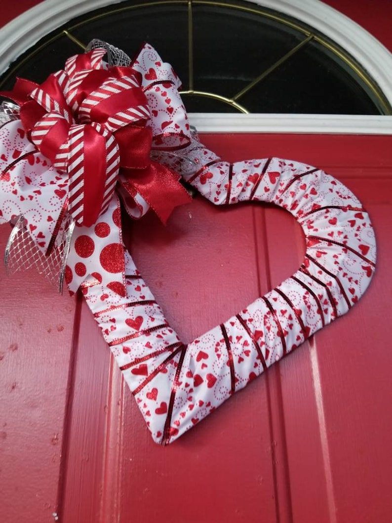 Valentine's Day Heart  Shaped Front Door décor Wreath Cute image 3