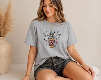 Kaffe Grafisk T-shirt Dam Casual Topp Bomull Rund Hals Koffein Entusiast Presentidé Morgonrutin Klädsel Illustrerad Dryck