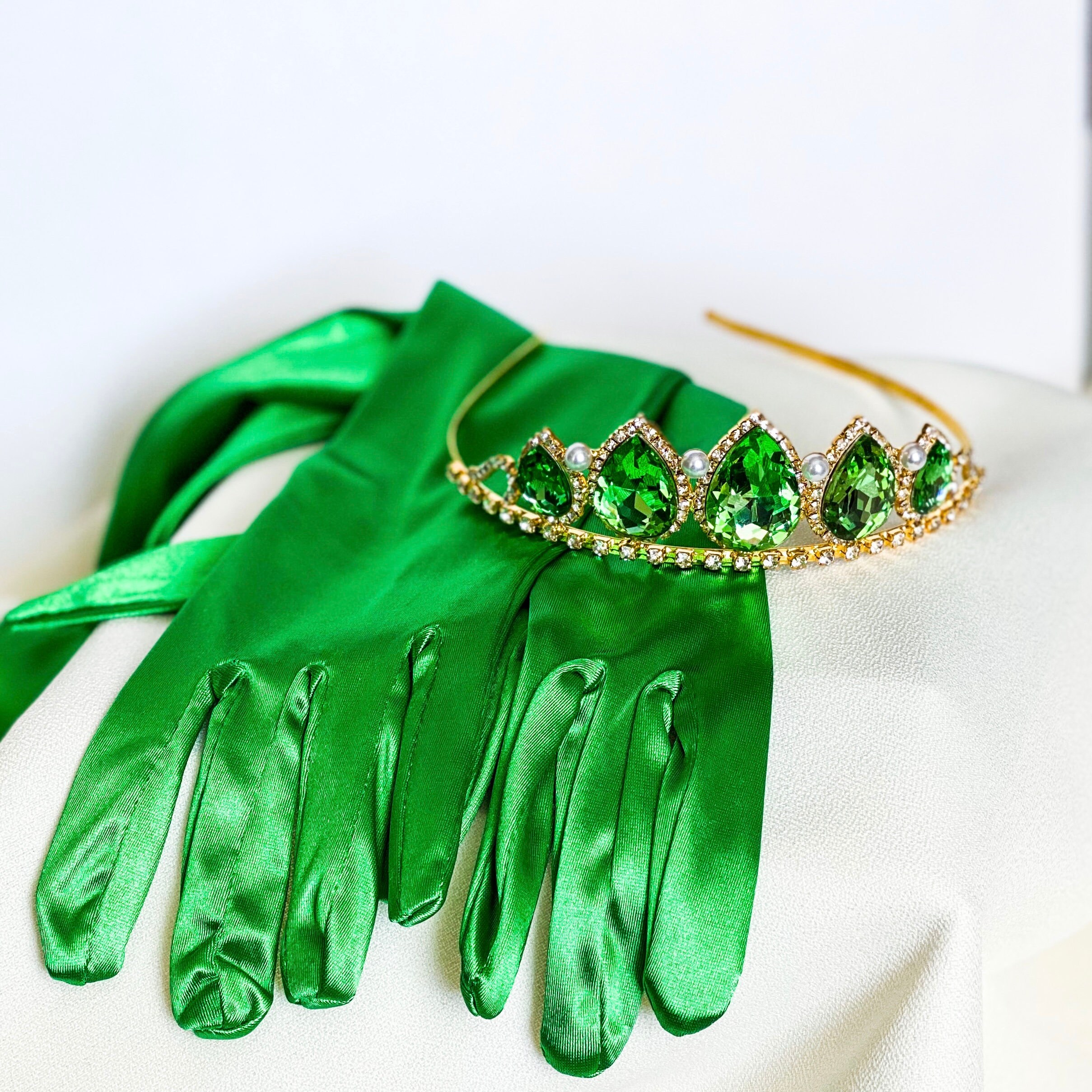 thumbnail image 2 of Abitoncc 5PCS Princess Accessories - Princess Peach Crown, Necklace, Glove, Wand & Shoulder Strap For Kids Girls Cosplay 2 of 13