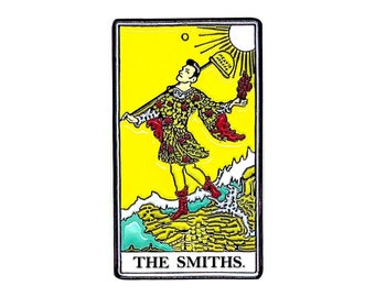 Pin de solapa esmaltado con la carta del tarot de The Smiths - Botón de Morrissey