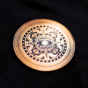 Lucha Eye Round 1.5" Gold Enamel Pin