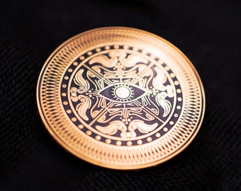 Lucha Eye Round 1.5&quot; Gold Enamel Pin