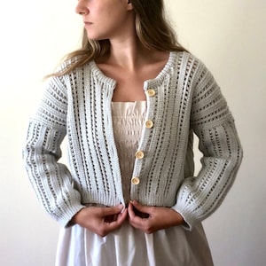 Kurze Strickjacke, Rundhalsjacke, handgemachte kurze Strickjacke, Häkeljacke, kurze Strickjacke für Damen