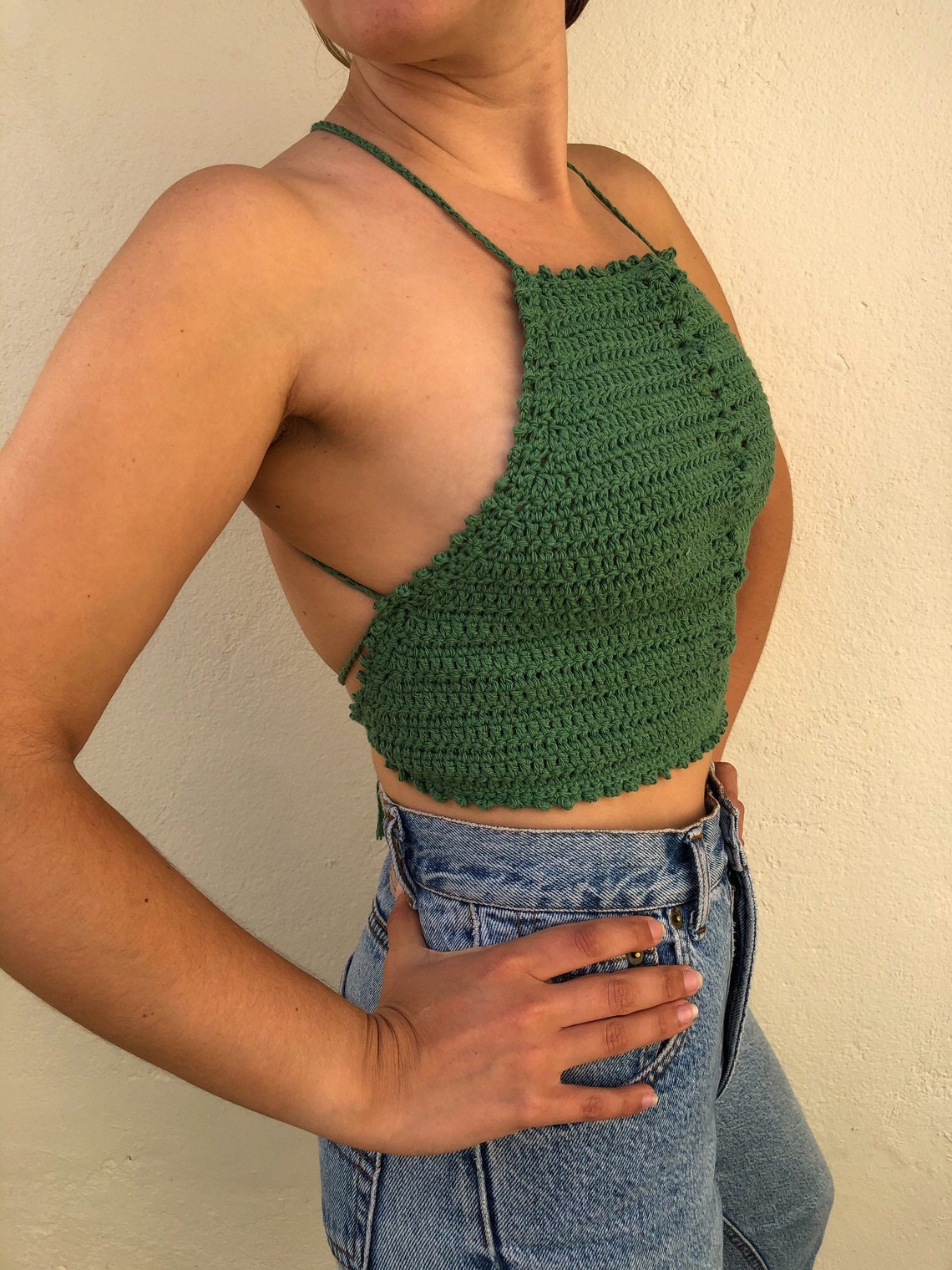 Top Halter De Crochet Top De Ganchillo Con Espalda Descubierta Crop top-halter-de-crochet-top-de-ganchillo-con-espalda-descubierta-crop