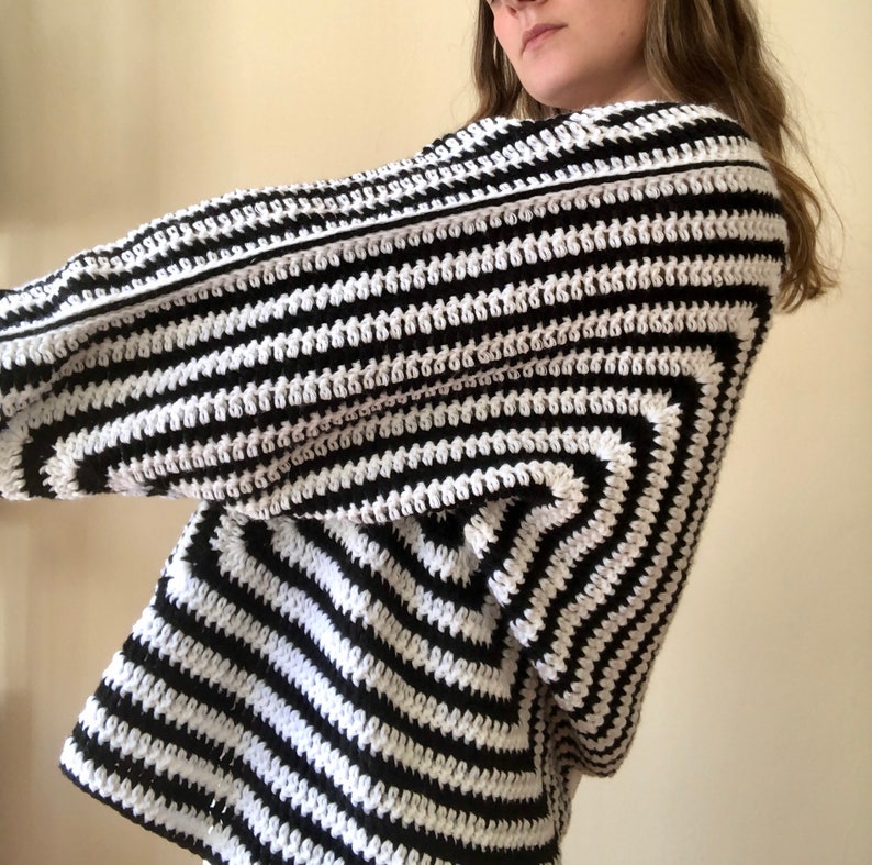 Oversized cardigan women, black kimono robe, striped cardigan, slouchy sweater, black and white cardigan, lightweight cardigan short kimono Black and white