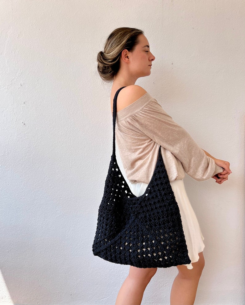 Black shoulder bag, hobo bag crossbody, Woven bag, Crochet shoulder bag, Granny square bag, large capacity bag, college bag, casual bag image 2