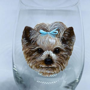 Custom Pet Portrait Wine Glass – Hand Painted Pet Face – Personalized Dog or Cat Gift – Memorial Glass – Pet Lover Gift – Unique Wine Glass