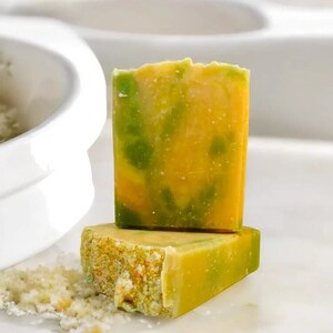 Sunflower Handmade Soap Bar, Natural Moisturizing Bar Soap for Face & Body, Sustainable, Cold Process Soap, Scented soap, Nourishing Soap