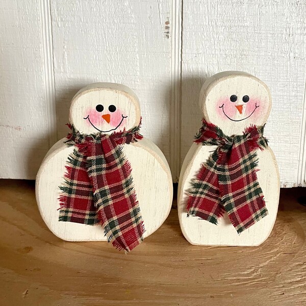 Mini Wooden Winter Snowman, Wood Snowman, Christmas Wood Decor, Tiered Tray Decor, Winter Tiered Tray