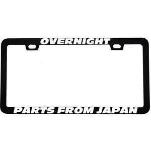 Marco para matrícula de Overnight Parts From Japan: un divertido accesorio de aluminio para entusiastas de los coches.
