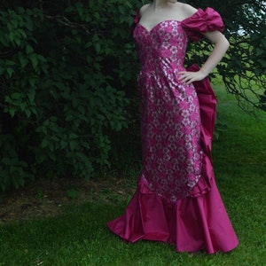 Formele Magenta, Off-Shoulder, Full-Length Jurk, Vintage jaren 1980, Merk: Eve of Milady