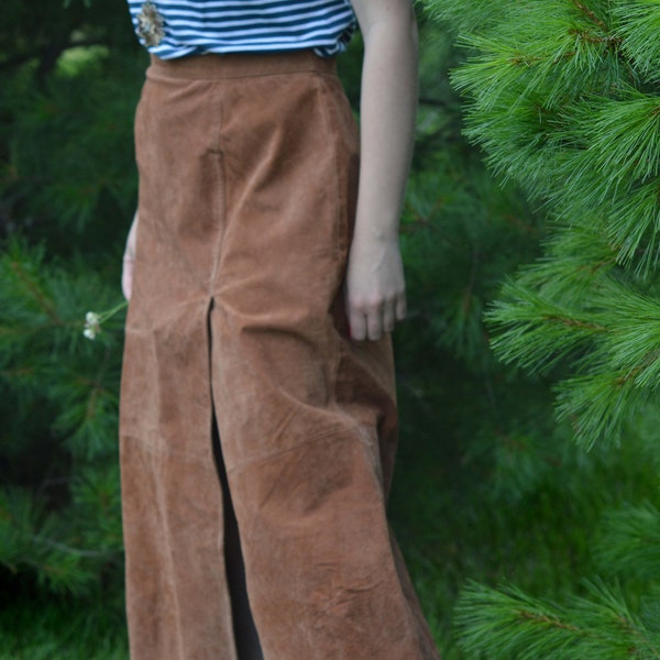 Tan Suede Leather Skirt, Vintage 1990s, Brand: Bagatelle, Size 16