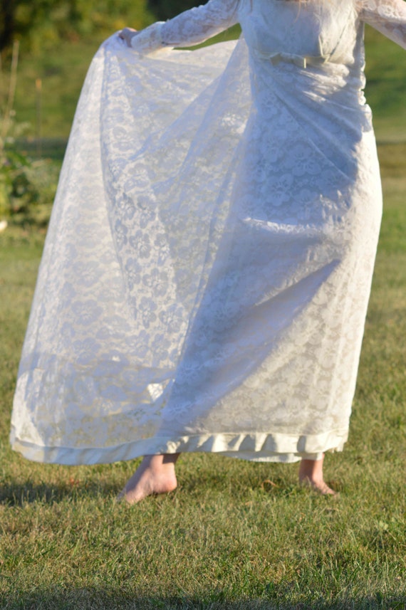 1970s Lace Empire Waist Cream Wedding Dress, Long… - image 3