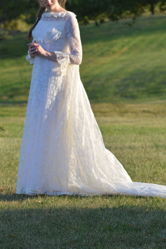 1970s Lace Empire Waist Cream Wedding Dress, Long… - image 4