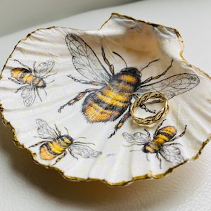 Bespoke Shell Trinket Dish | Bee Gift | Small Gift | Teacher Gift | Gifts for Her *Bee Design*