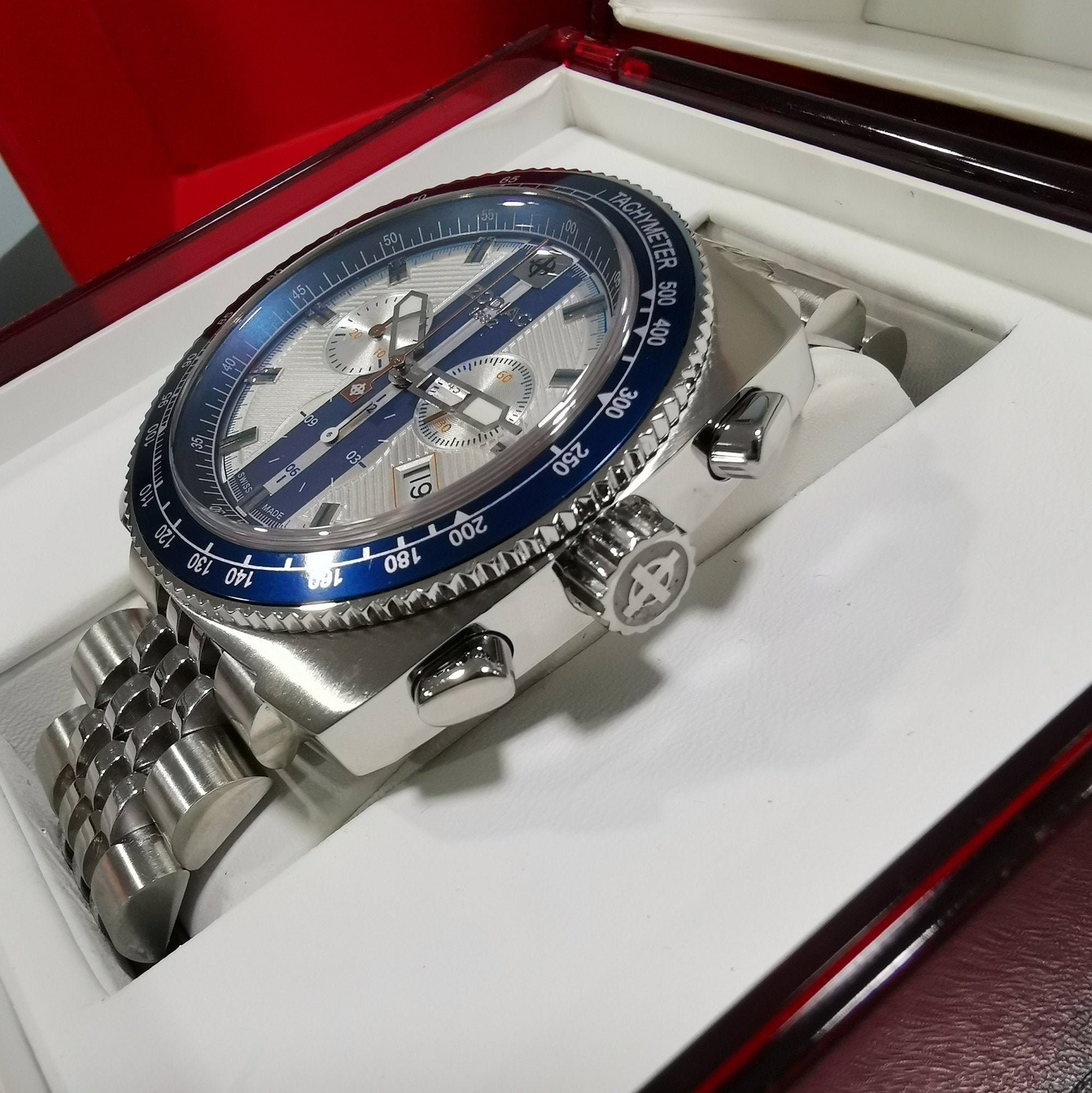 RARE Zodiac 1882 V8 Shelby Chronograph Tachymeter SWISS Made