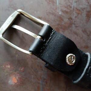 Cinturón de cuero de grano completo hecho a mano, negro, hebilla plateada, 4 cm de ancho, cinturón de trabajo para hombre. imagen 13