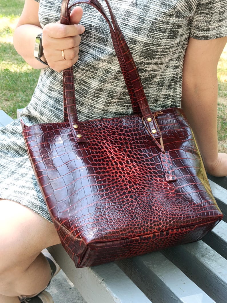Handmade Croc Embossed Leather Tote Bag – Structured Luxury Handbag for Everyday Work Travel image 9
