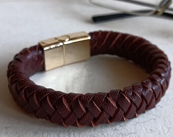 Handmade Brown Leather Bracelet with Magnetic Clasp.