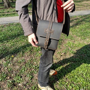 Handmade Leather Crossbody Bag: Small Messenger Shoulder Bag. image 4