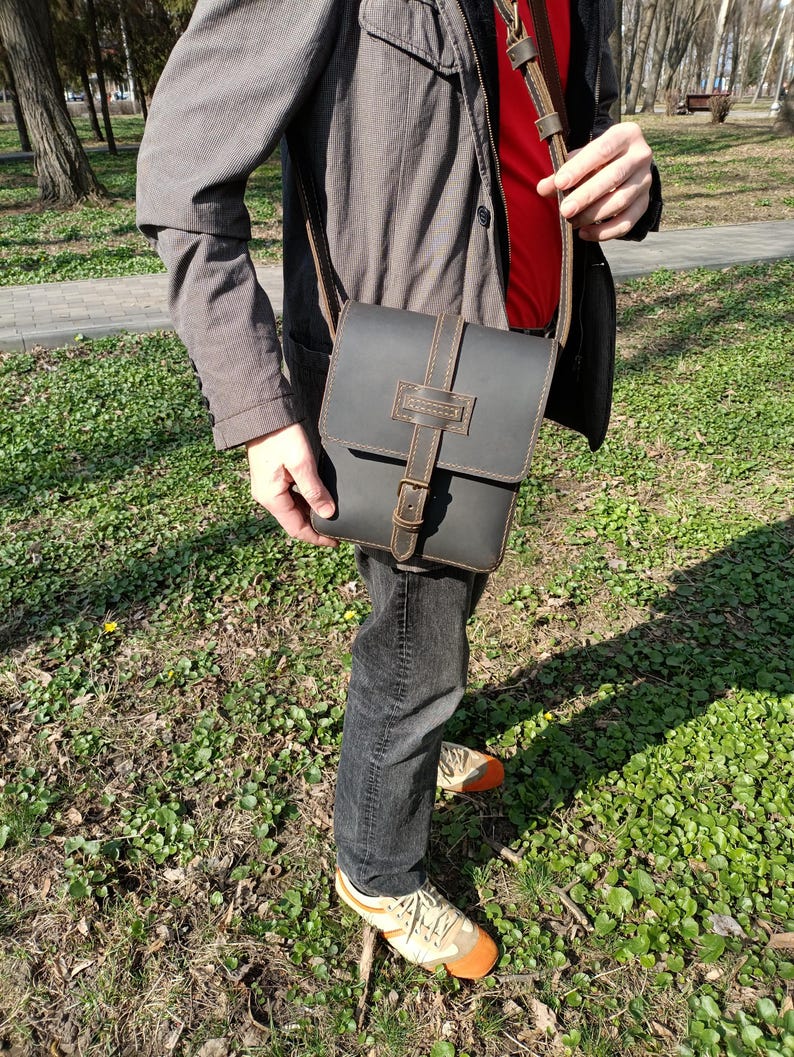 Handmade Leather Crossbody Bag: Small Messenger Shoulder Bag. image 4