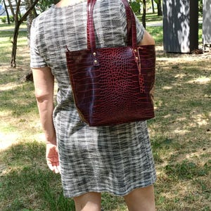 Handmade Croc Embossed Leather Tote Bag – Structured Luxury Handbag for Everyday Work Travel image 4