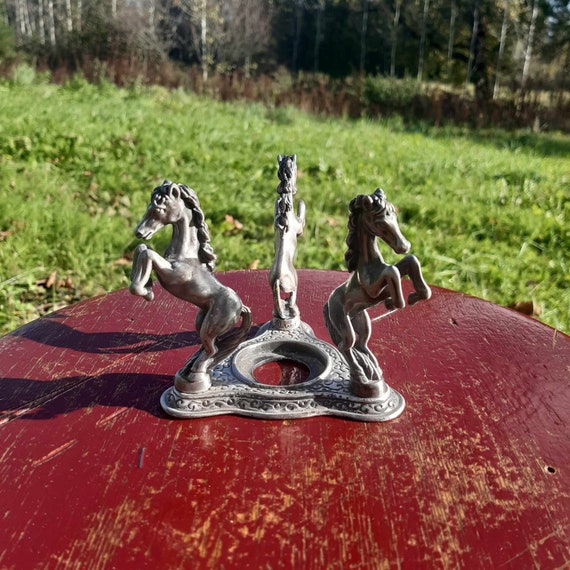 ヴィンテージメタルホースキャンドルスティック - 3頭の馬のキャンドル