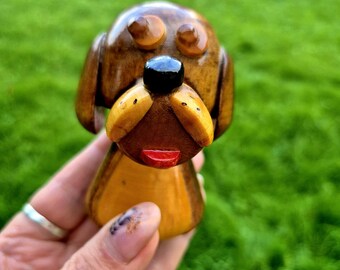 ヴィンテージ木製犬の置物、手彫り、漆塗り、8.5 cm - Etsy 日本
