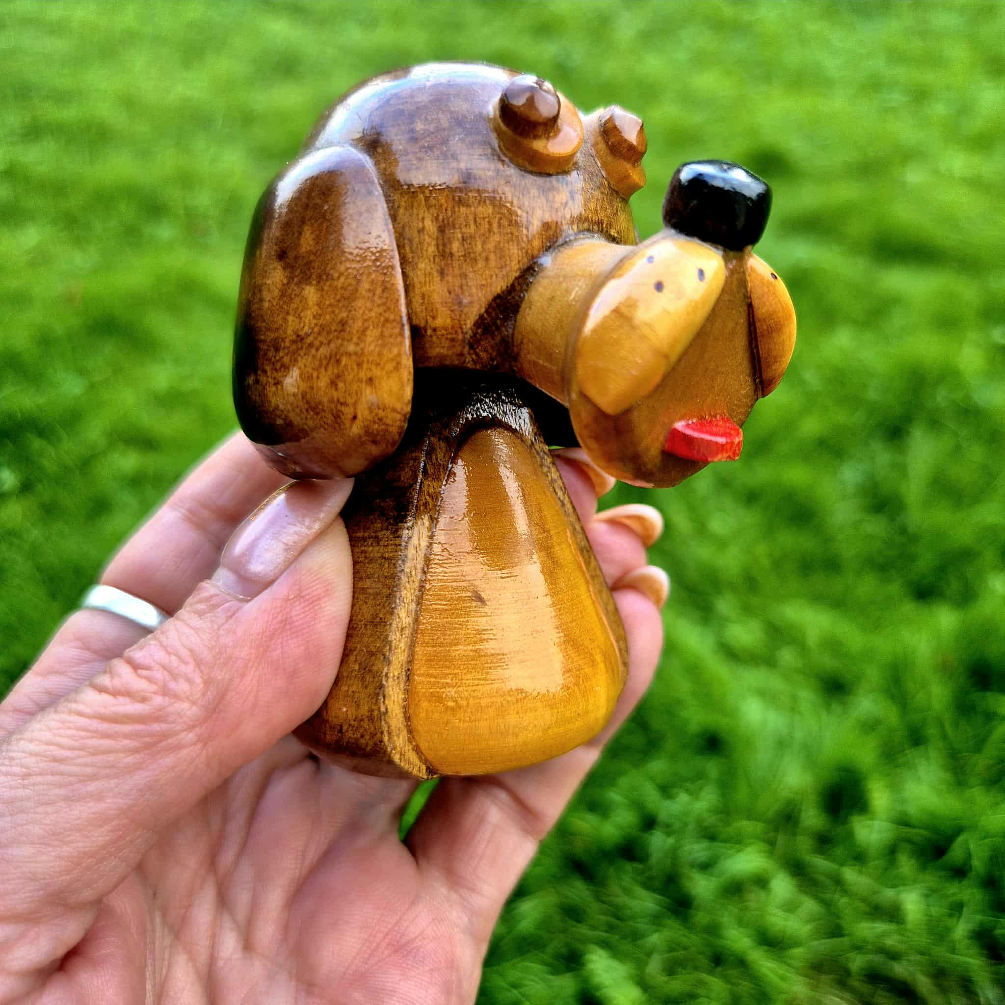 ヴィンテージ木製犬の置物、手彫り、漆塗り、8.5 cm - Etsy 日本