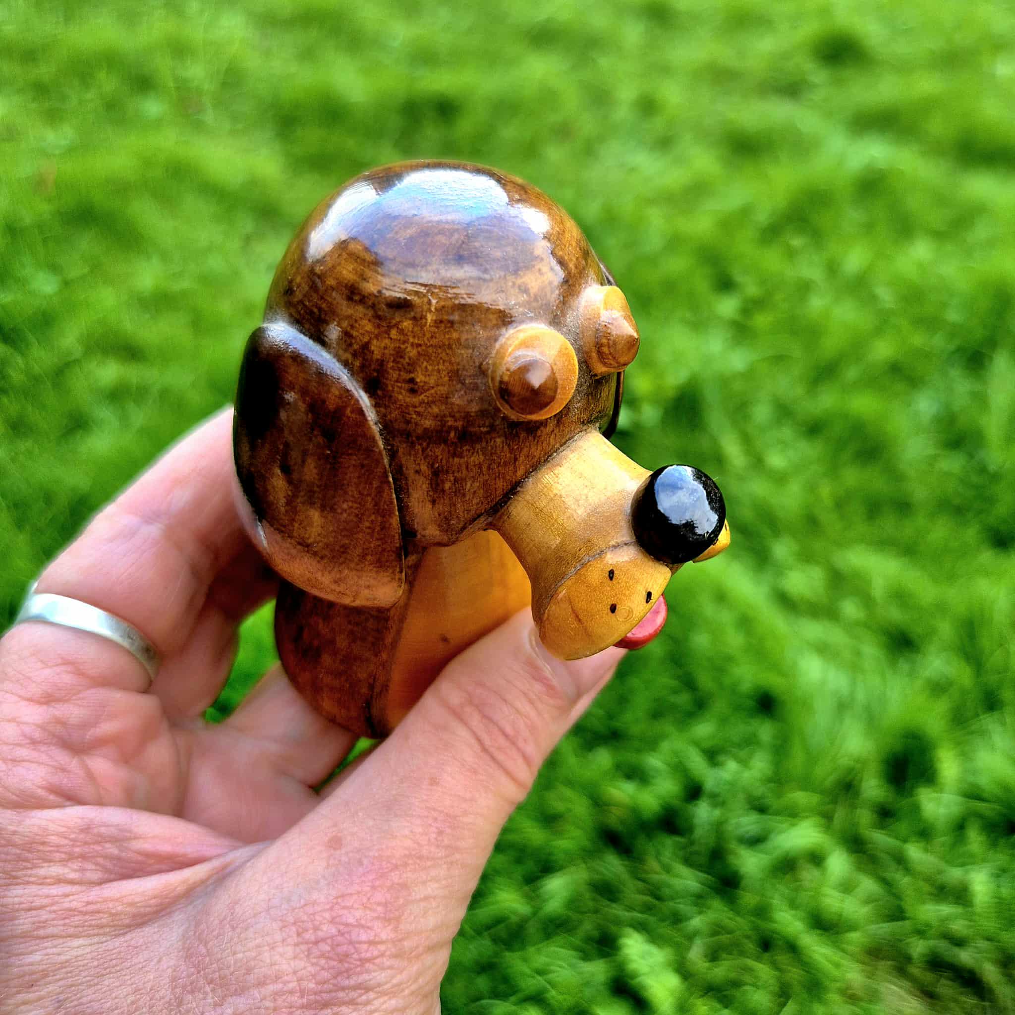 ヴィンテージ木製犬の置物、手彫り、漆塗り、8.5 cm - Etsy 日本