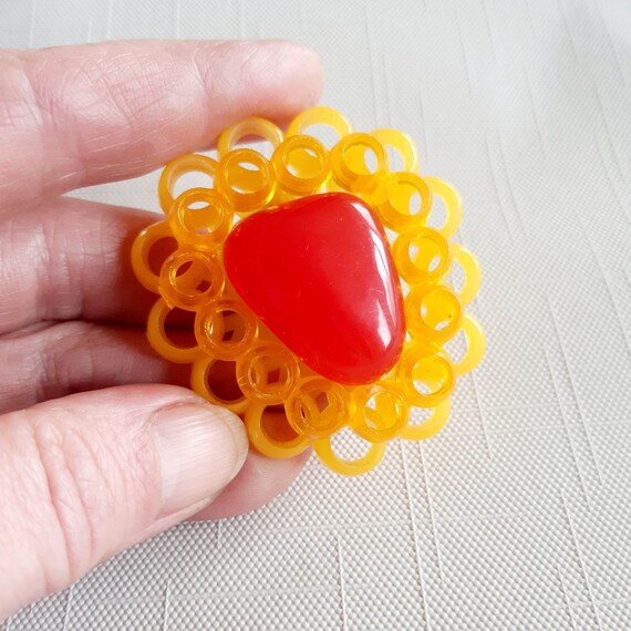 Plastic brooches new arrivals