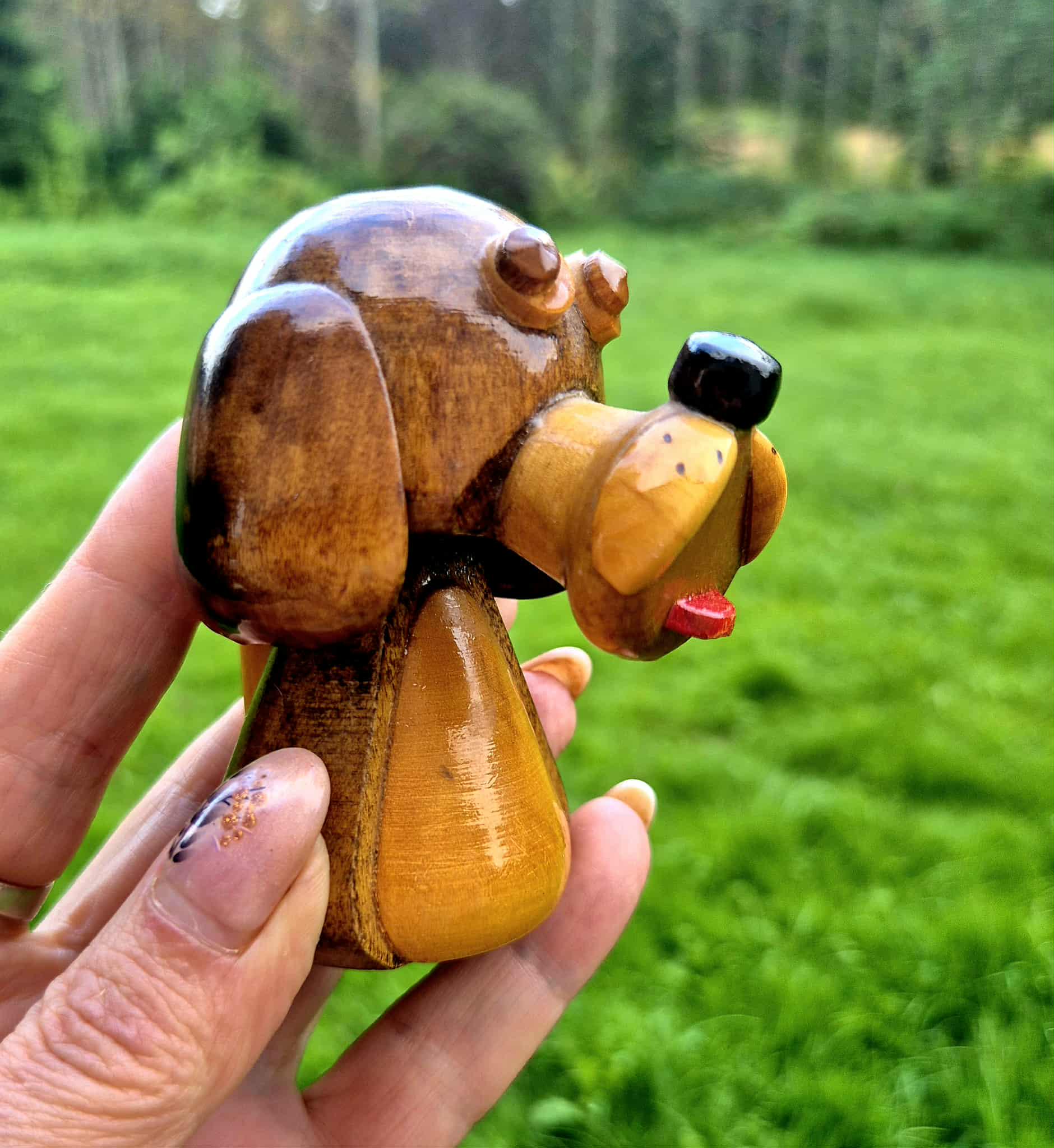 アンティーク　木製　犬の置物　イタリア製 ヴィンテージ木製犬の置物、手彫り、漆塗り、8.5 cm - Etsy 日本
