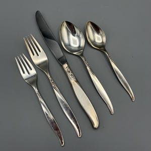 Oneida Winsome Community Silverplate Flatware Place Setting