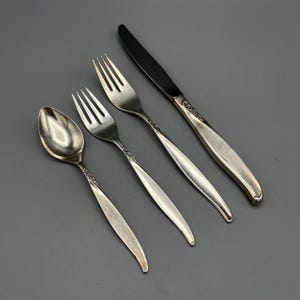 Oneida Winsome Community Silverplate Flatware