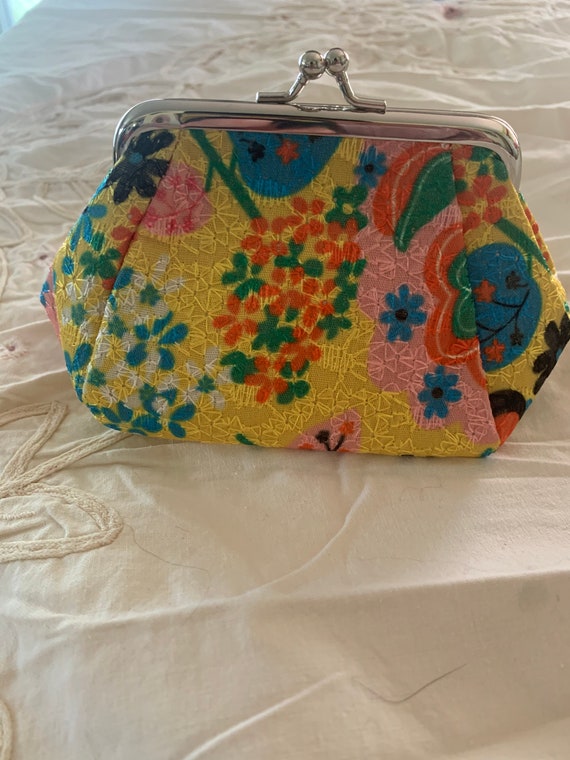 Cute 60’s Flower Child Coin Purse - image 5