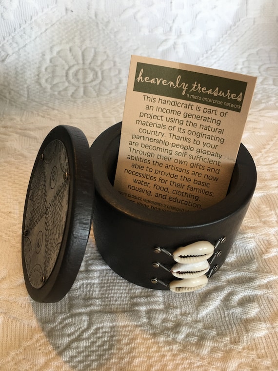 Handmade Unique Seashell Box - image 4