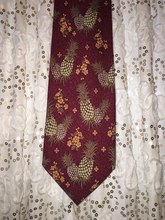 Vintage (Tommy Bahama) 100% Silk Tie