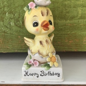 Baby Chick &quot;Happy Birthday&quot;