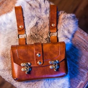 Leather belt pouch