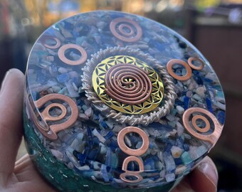 Orgonite® Charging Plate with Mix crystal orgone energy,tensor ring,reiki home protection stress relief,harmony & balance,resin