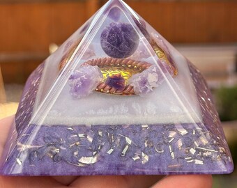 Orgonite® Pyramid Orgone Energy Pyramid Amethyst crystals,Clear Quartz,Tensor ring,Energy healing,Reiki gift,meditation
