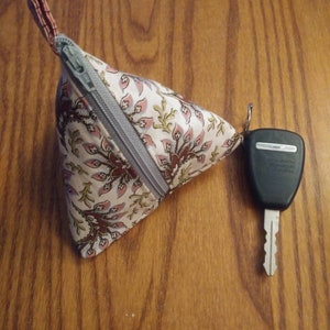 Fun triangle key chain / card / coin purse