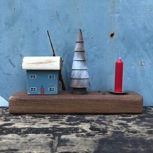 Holzhäuschen, Weihnachten, handgefertigte Weihnachtsdekoration, blaues Weihnachtshaus mit Kerze, Scandi, Nordic, Weihnachten 2022, God Jul