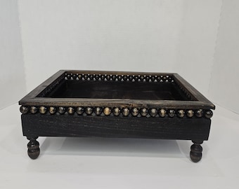 Bead Tray Riser – Handcrafted Wooden Stand with Decorative Feet