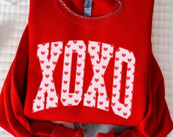 XOXO Valentines Day Sweatshirt: Cute Hearts Sweater for Women Romantic Holiday Gift for Girlfriend