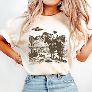 Ufo Western Comfort Colors Shirt, Retro Wild West Shirt, Vintage Cowboy TShirt, Rodeo T Shirt, Sci-fi Alien T-shirt,Rodeo 90s Graphic Cowboy
